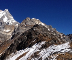 Mardi Himal (5587 m) Climbing
